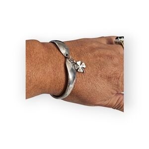 Chic Silver Bracelet with Clover Charm